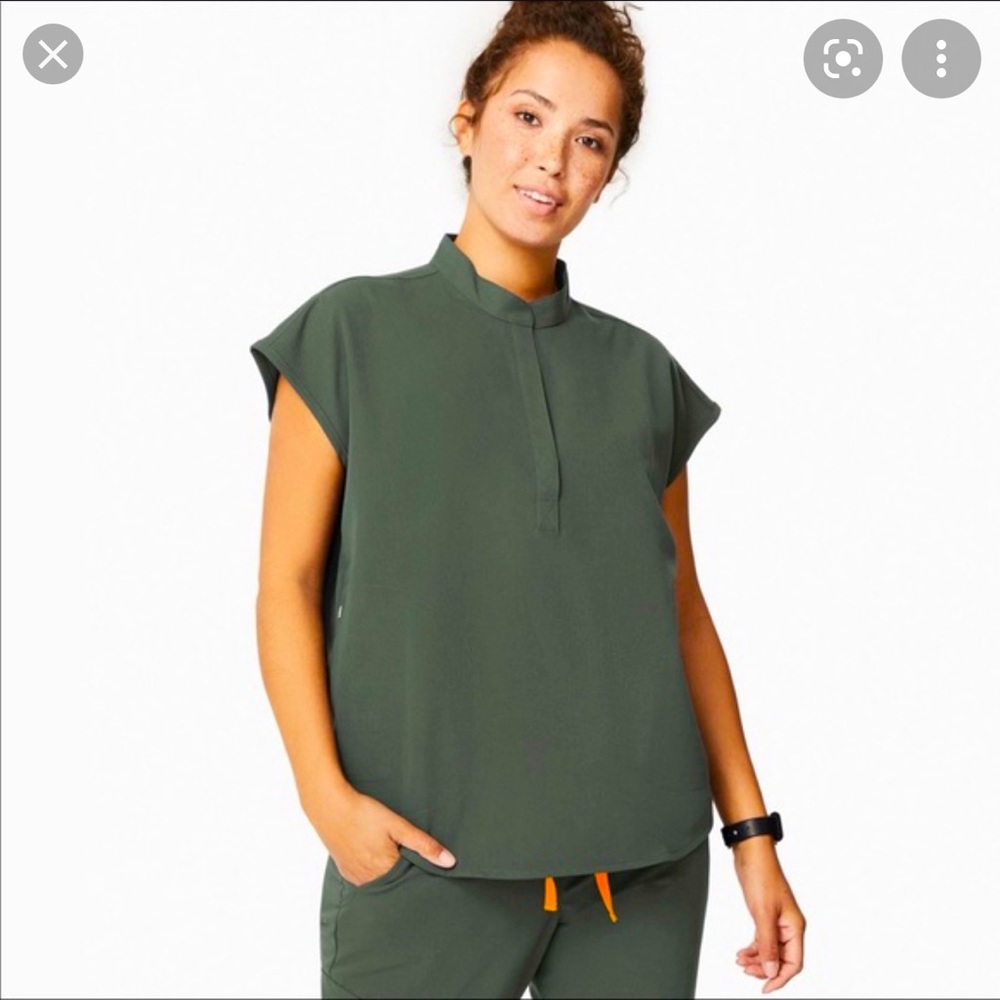 Selling yola scrub bottom and rafaela top in small